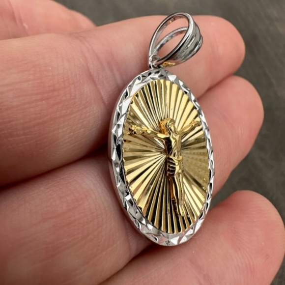 925 Sterling Silver & 14k Gold Filled  Oval Medallion Pendant Necklace - Picture 8 of 8